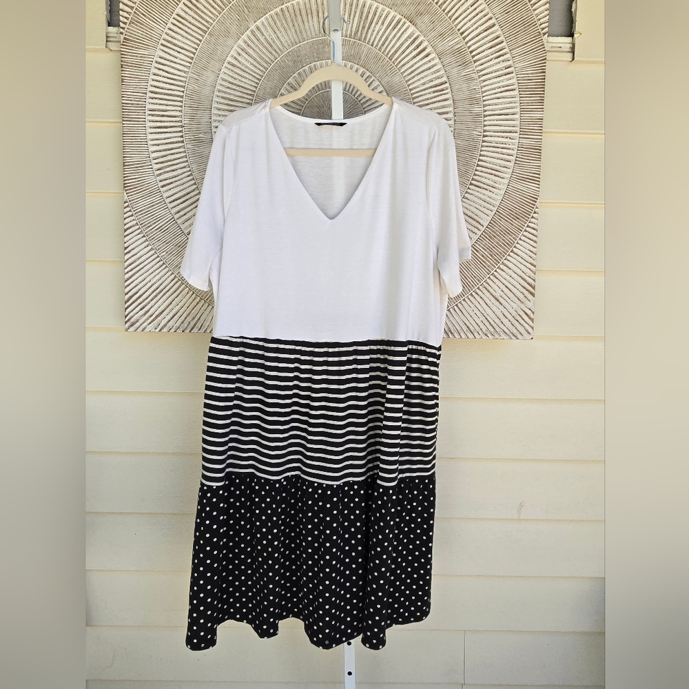 BLOOMCHIC Black & White Patterned A-Frame Midi Dress Sz 14-16 L/XL